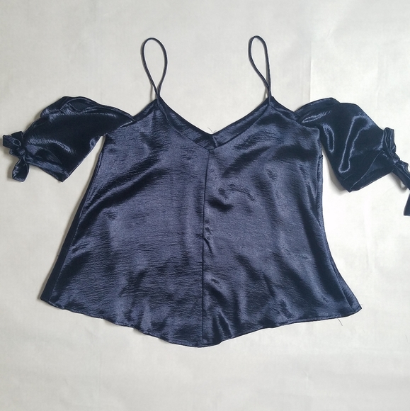 NWT Silence & Noise UO off shoulder silky top - Picture 5 of 5